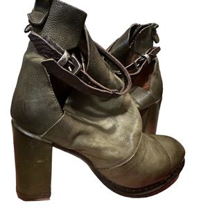 AS.98 green heeled booties